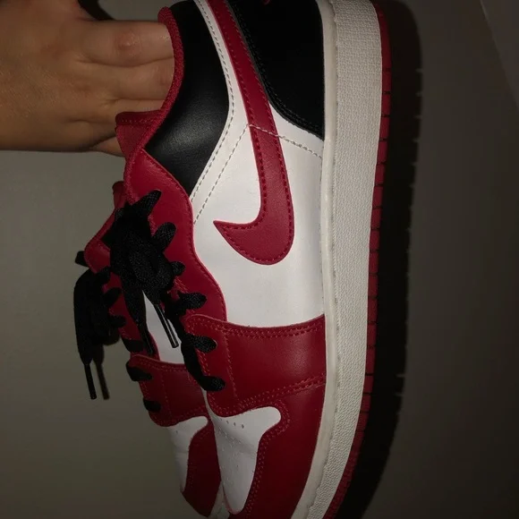 Red/Black Nike Shoes - Picture 4 of 8